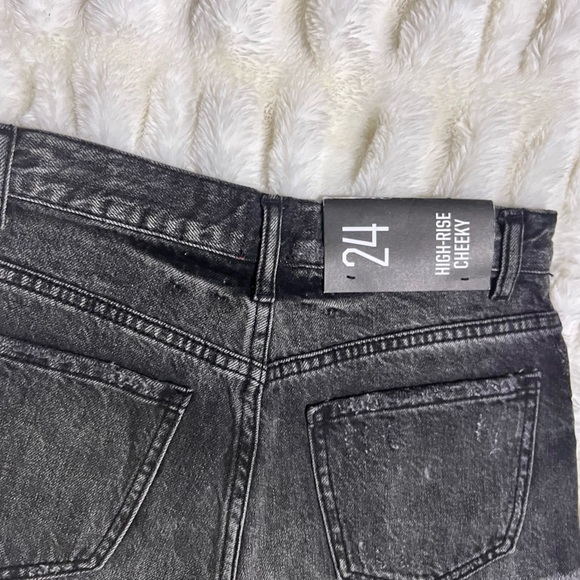 NWT BDG Women’s High Rise Cheeky Cut Off Shorts - Picture 5 of 12